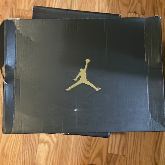 Jordan 10 international edition(IE) lows.These are EXTREMELY rare! Black and gum - Picture 7 of 8